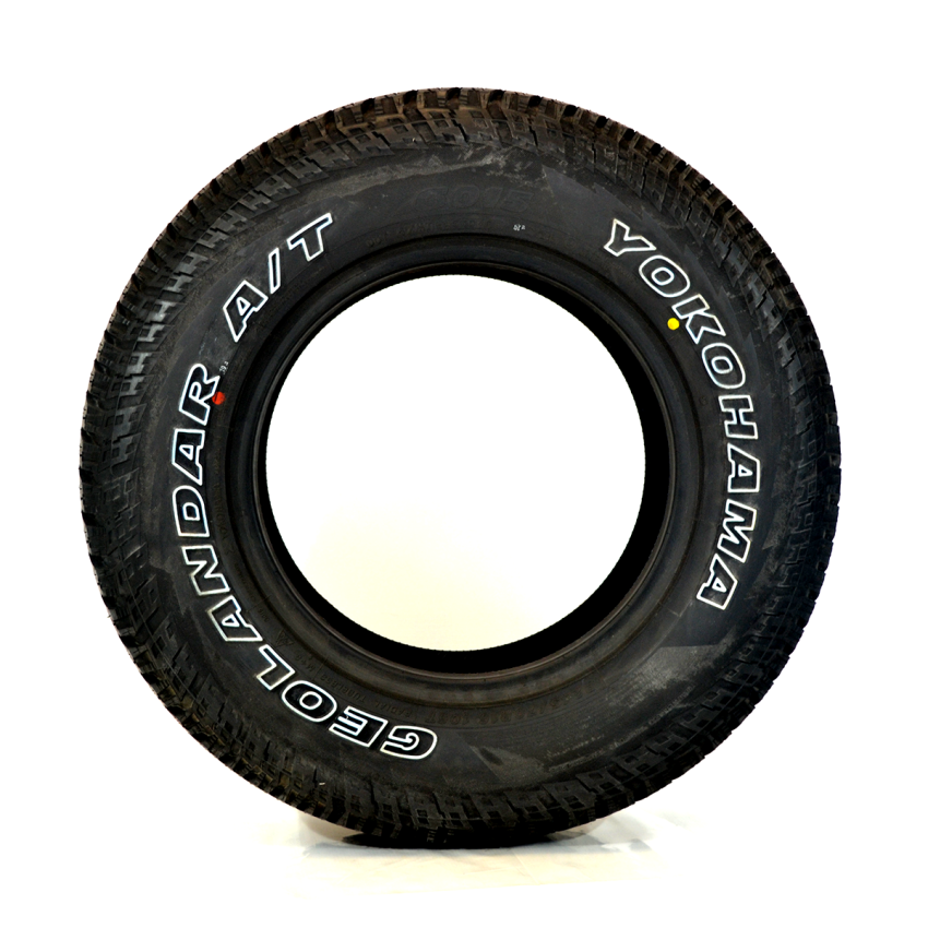 Pneu 245/70R16 Yokohama Geolandar G015 AT 106T Letras Brancas
